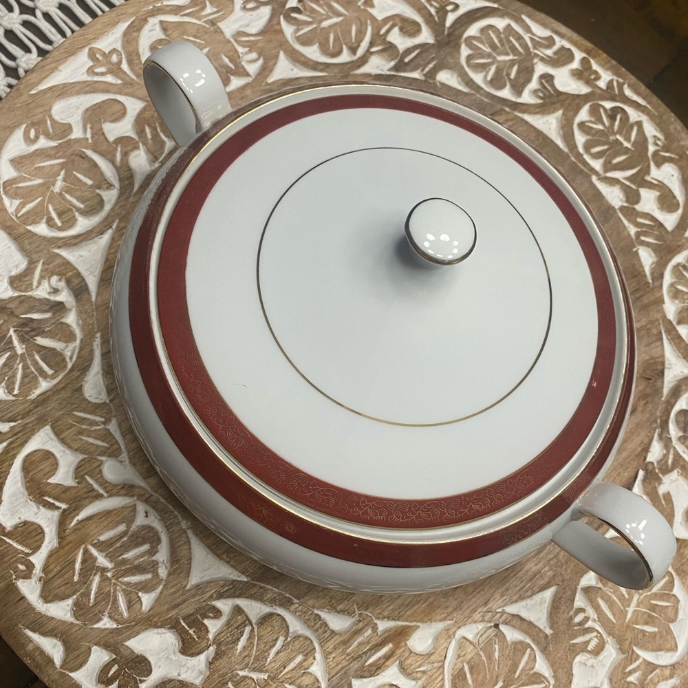 Vintage crown empire serving bowl with lid - Picture 3 of 10